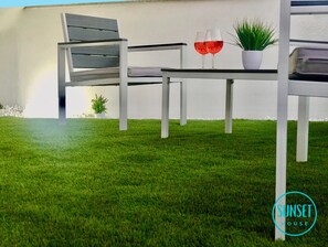 Property grounds - 5 minutes from the sea with beautiful private garden (Lu Bagnu)