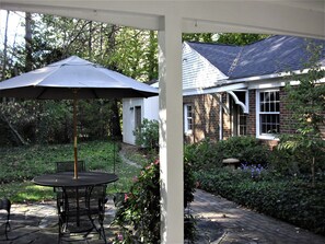 Outdoor dining - Cottage on the Hill - Your Home Away From Home  (Medina)