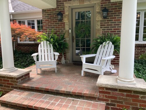 Cottage on the Hill - Your Home Away From Home 