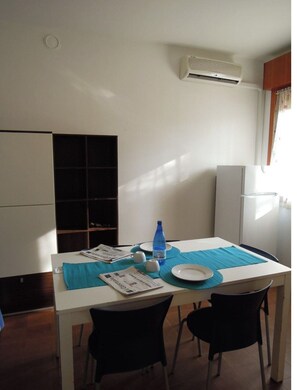 Apartment, 2 Schlafzimmer, Terrasse, Gartenblick | Esszimmer