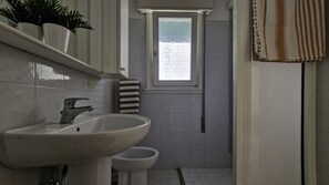 Apartment, 1 Bedroom, Balcony, City View | Bathroom - Cozy Flat 80mt From the Beach-beahost (San Michele al Tagliamento)