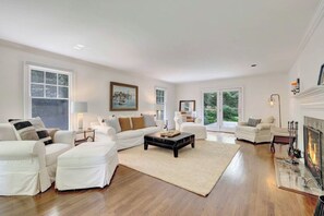 スマートテレビ、暖炉