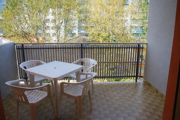 Balcony - Adorable Apartment With Nice Balcony - Beahost (San Michele al Tagliamento)