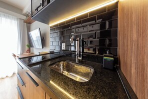 Studio, 1 giường đôi (28 m) | Bếp riêng | Tủ lạnh, lò vi sóng, bếp nấu, dụng cụ pha espresso 