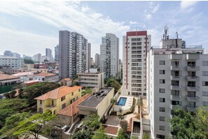 Traditionele studio, 1 tweepersoonsbed, patio | Uitzicht op de stad