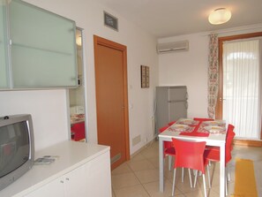 Appartamento, 2 camere da letto, terrazzo | Area soggiorno