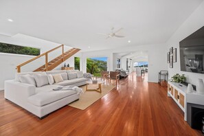 TV, fireplace, stereo - Tranquil Treetop Haven: 3 Bedroom Home with Stunning Views (Korora)