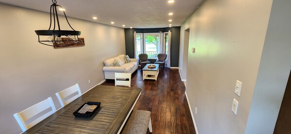 Interior - Waterfront home in Quinte West (Quinte West)