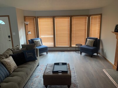 Beautiful Burley Home Sweet Home! King Bed!!