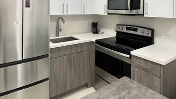 Basic Apartment | Private kitchen