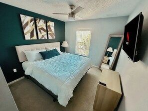 3 bedrooms, in-room safe, desk, iron/ironing board