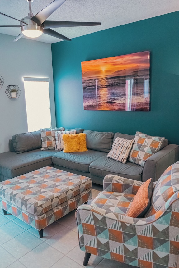 Roomy House Near Disney + Resort Pool + Patio Bbq - Kissimmee, FL