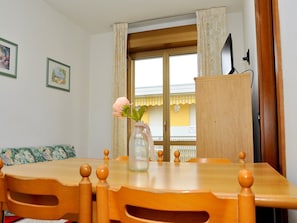 Appartement, 1 chambre, balcon | Salle de séjour