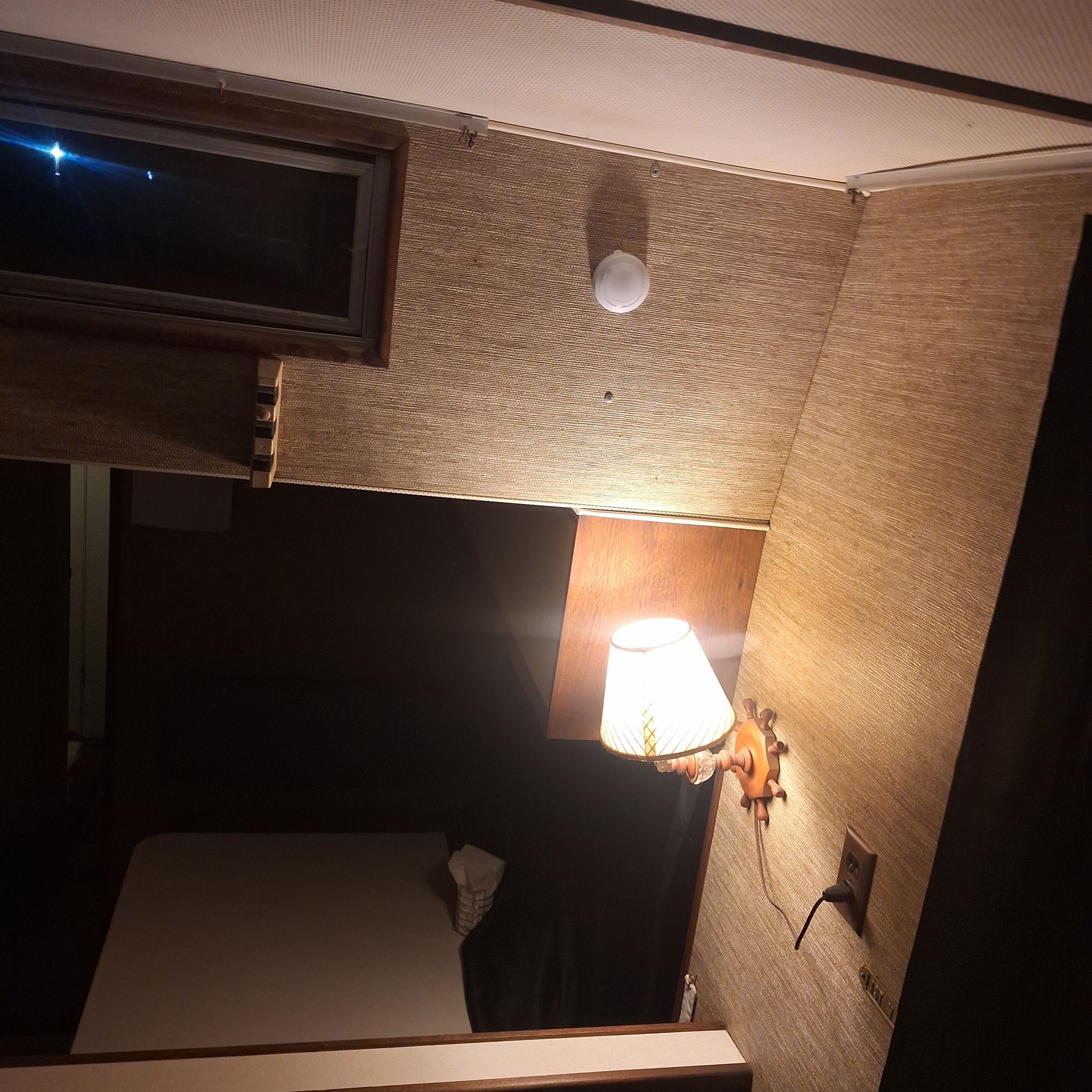 2 bedrooms, bed sheets