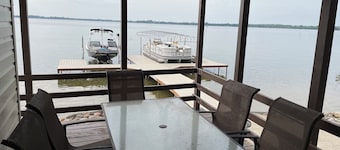 Lake Cabin on Clear Lake! 75ft of lake shore with amazing views!
