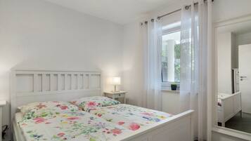 1 bedroom, iron/ironing board, free WiFi, bed sheets