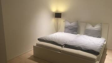 1 sovrum, strykjÀrn/strykbrÀda, gratis wi-fi och sÀngklÀder