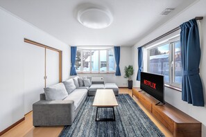 Living area - THE VILLA FURANO (Furano)