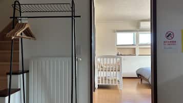 Full-size fridge, microwave, oven, stovetop