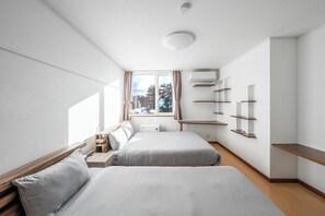 5 bedrooms, desk, iron/ironing board, free WiFi