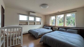 5 Schlafzimmer, Schreibtisch, Bügeleisen/Bügelbrett, kostenloses WLAN