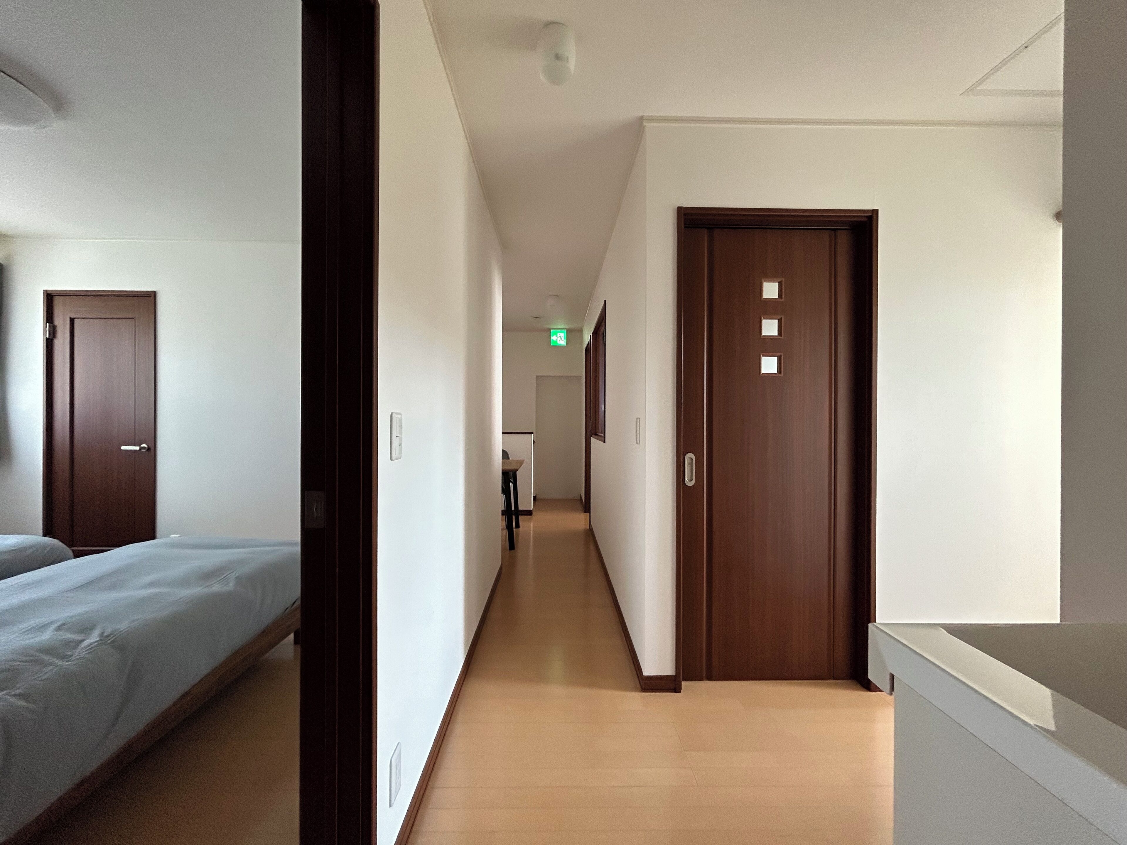 5 camere, una scrivania, ferro/asse da stiro, Wi-Fi gratuito