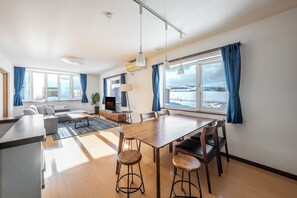 Living area - THE VILLA FURANO (Furano)