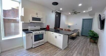 1103#203 / Downtown Oasis: En-Suite Master