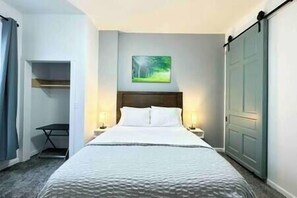 2 chambres, fer et planche à repasser, Wi-Fi, draps fournis