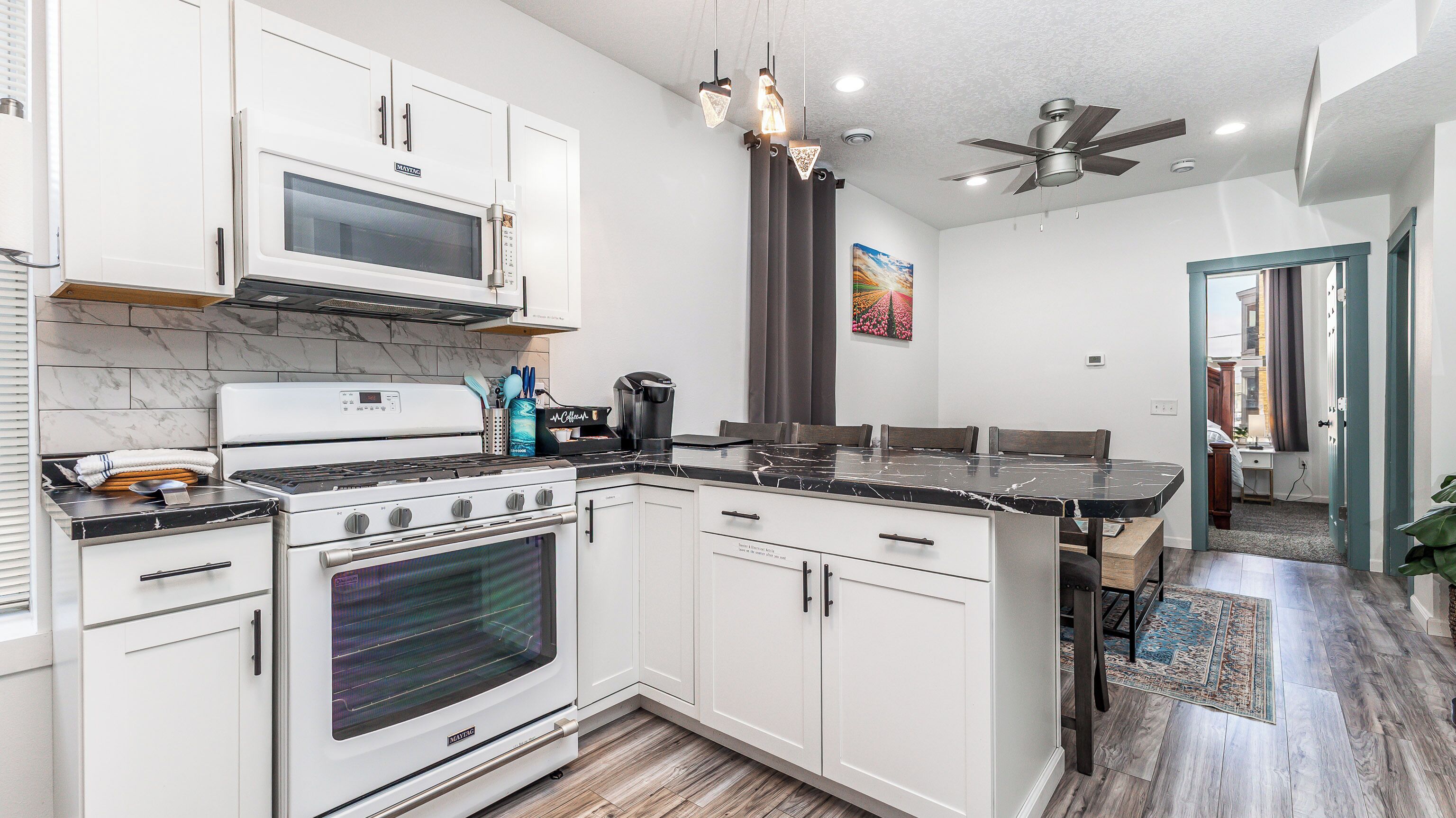 冰箱、微波炉、烤箱、炉灶