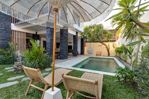 Outdoor pool - Villa Ambalika by Villa Finder (Seminyak)