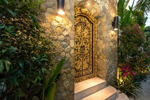 Property entrance - Villa Liang Ubud by Villa Finder (Ubud)