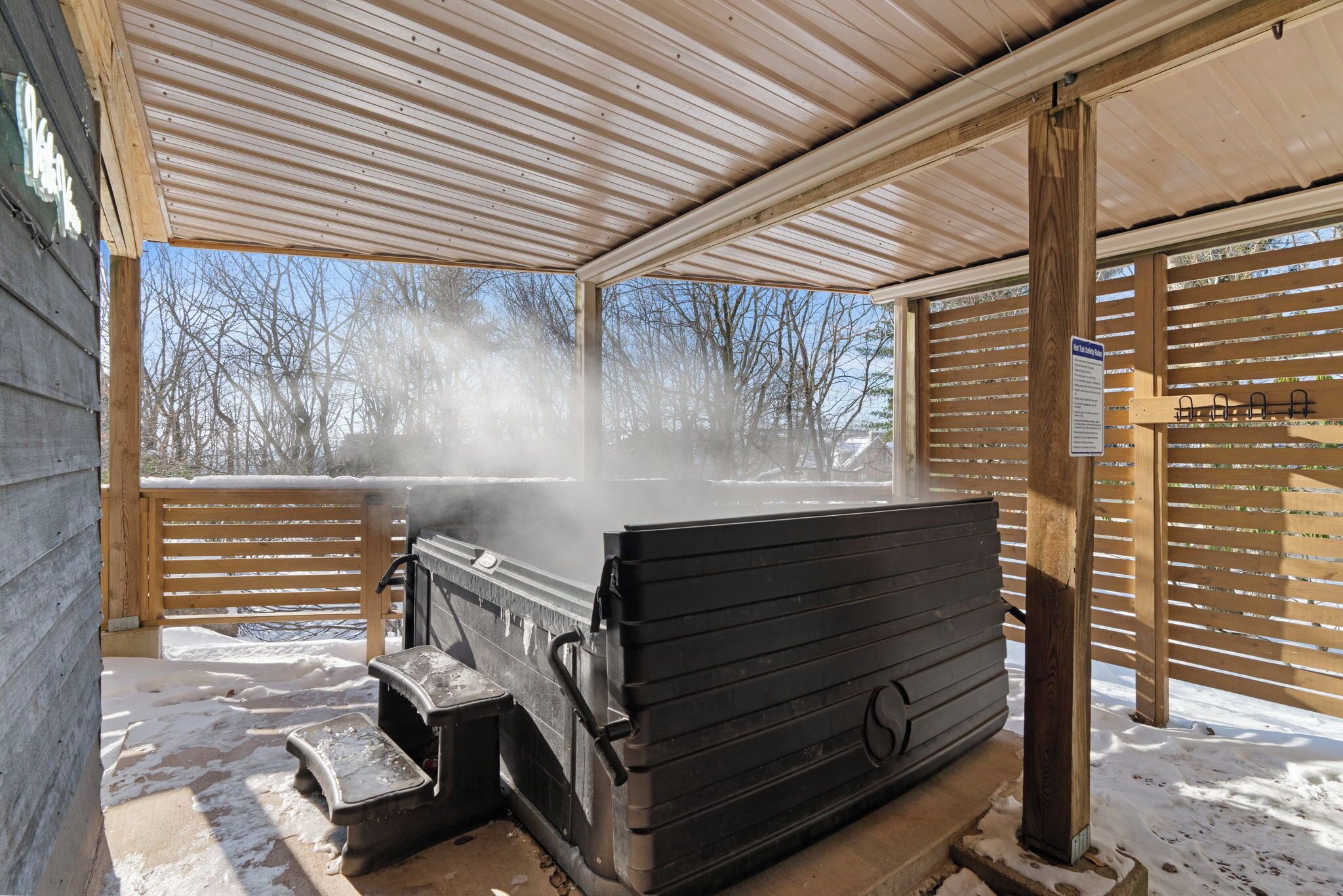Outdoor spa tub