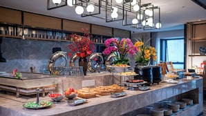 Free daily buffet breakfast - Jiangheyujing hotel (Nanning)