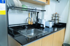 Microwave, stovetop - Cheap & elegant condotel 2bedroom 1bathroom 3min walk to abreeza mall (Davao City)