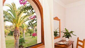 Dining - Simple Gem of Le Dimore di Budoni 2 Bedroom sleeps 6 (Budoni)