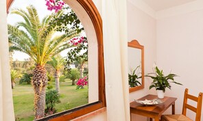 Dining - Simple Gem of Le Dimore di Budoni 2 Bedroom sleeps 6 (Budoni)