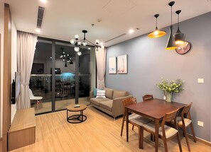 45-吋智慧型電視、數位頻道、Netflix、付費電影