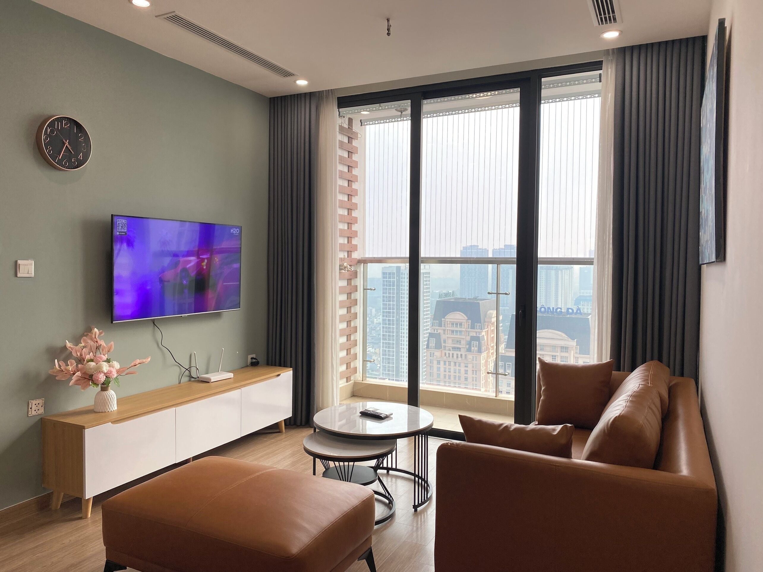 Fjölskylduíbúð - 3 svefnherbergi - borgarsýn | Stofa | Snjallsjónvarp, Netflix, kvikmyndir gegn gjaldi, myndstreymiþjónustur