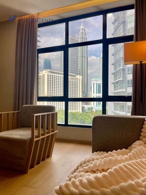 Interior - 1BR Suite KLCC View w/ Btub, Nflx & Wtr Dispenser (Kuala Lumpur)