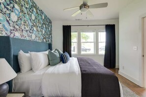 3 bedrooms, desk, iron/ironing board, free WiFi - Harper House | Rooftop Stay Near Broadway (Nashville)