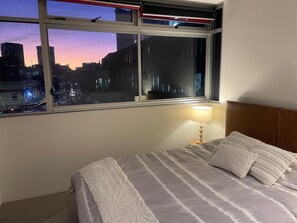 2 bedrooms, iron/ironing board, free WiFi, bed sheets - City Centre Apartments (Surry Hills)