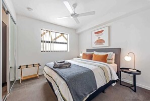 2 bedrooms, iron/ironing board, travel cot, free WiFi