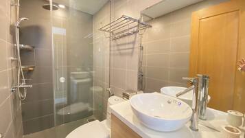 Family Apartment | Bathroom