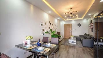 Standard Apartment | In-room dining
