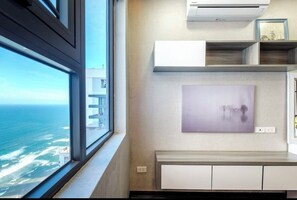 Free WiFi, bed sheets - Muong Thanh Apartment (Da Nang)
