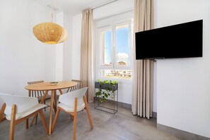 Dining - Holiday Apartment "Gran Suite 8" with Wi-Fi (CHICLANA DE LA FRONTERA)