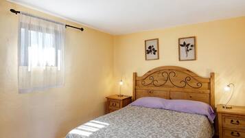 2 chambres, fer et planche Ă repasser, Wi-Fi gratuit, draps fournis