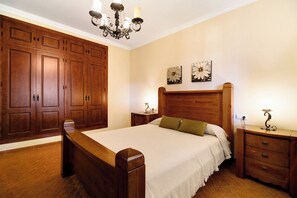 4 Schlafzimmer, Bügeleisen/Bügelbrett, WLAN, Bettwäsche