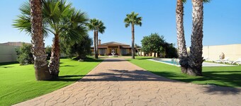 Holiday Home 'Villa Juani' with Pool, Garden, Terrace & Wi-Fi